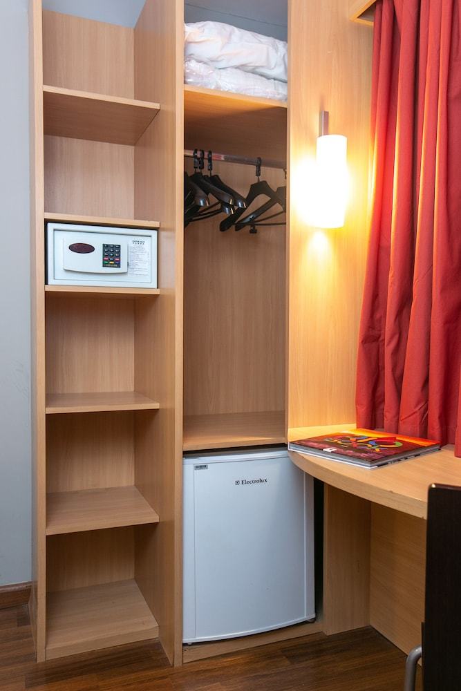 Ibis Copacabana Posto 2 Hotel