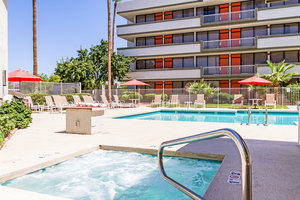 Clarion Hotel Phoenix - Chandler