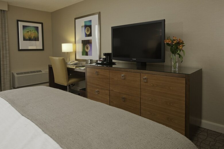 Hotel Doubletree By Hilton Pittsburgh Green Tree