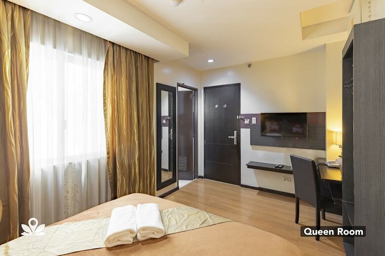 Hotel Zen Rooms Lorenzzo Suites Makati