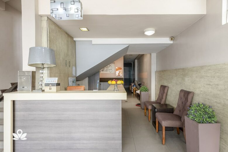 Hotel Zen Rooms Lorenzzo Suites Makati