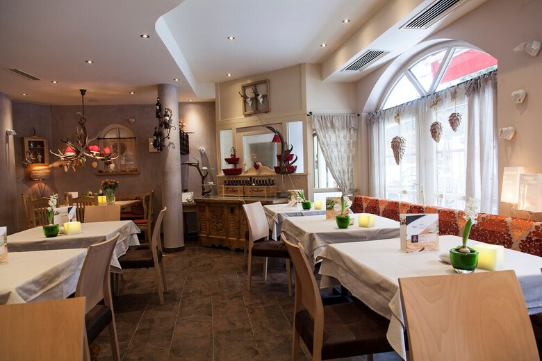 Hotel Am Dorfplatz Suites - Adults Only