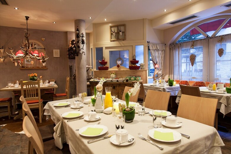 Hotel Am Dorfplatz Suites - Adults Only