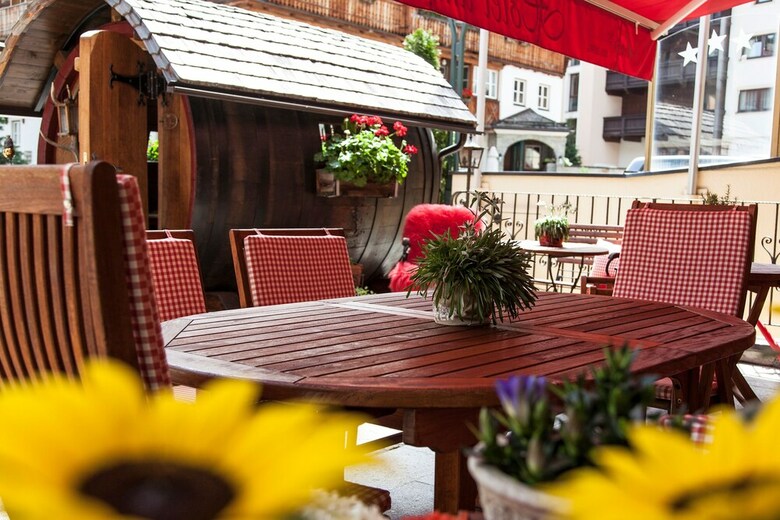Hotel Am Dorfplatz Suites - Adults Only