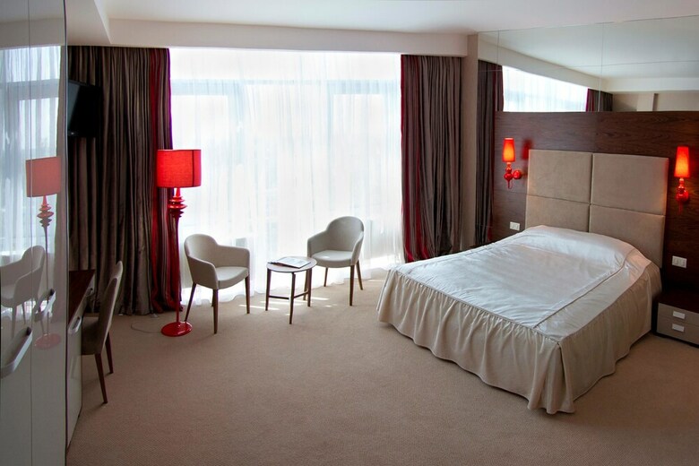 Ovis Hotel