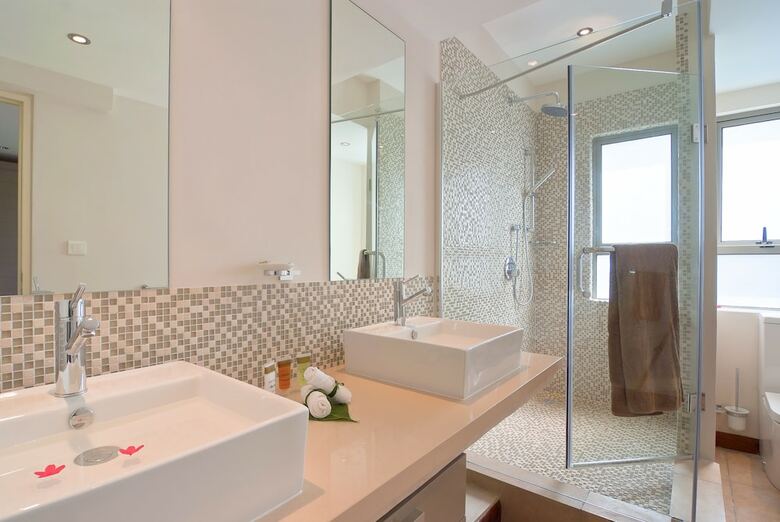 Apartamentos Bon Azur Beachfront Suites And Penthouses By Lov