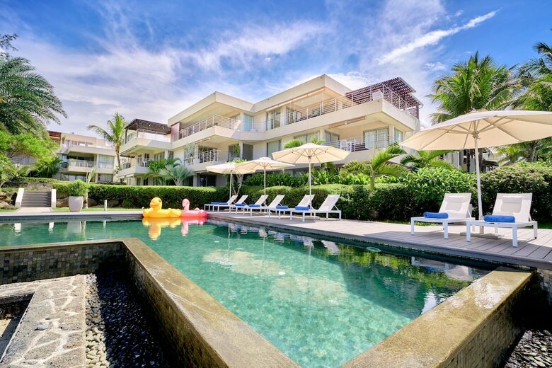 Apartamentos Bon Azur Beachfront Suites And Penthouses By Lov