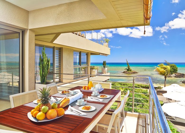 Apartamentos Bon Azur Beachfront Suites And Penthouses By Lov