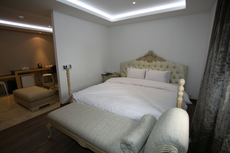 Suwon Reve Hotel