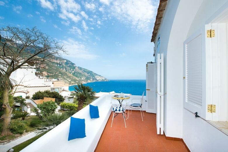 La Casa Di Peppe Guest House & Villa
