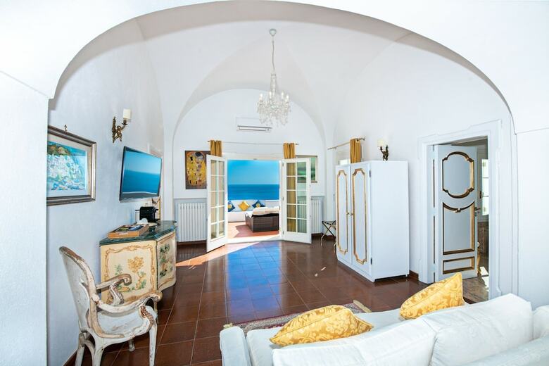 La Casa Di Peppe Guest House & Villa