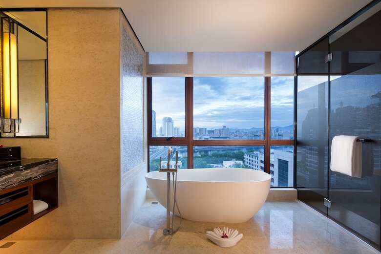 Hotel Crowne Plaza Sanya City Center