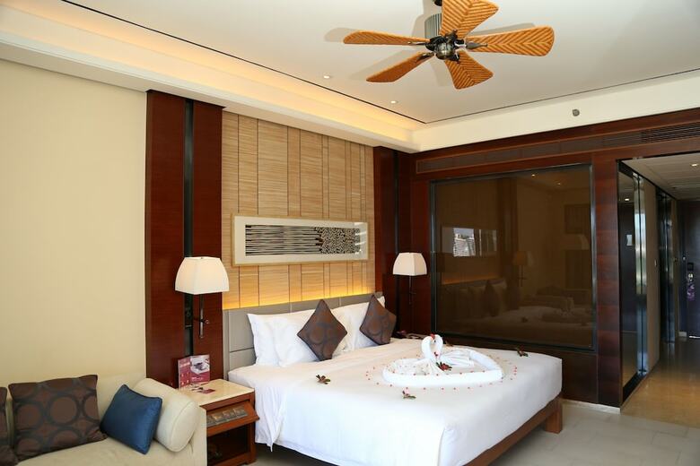 Hotel Crowne Plaza Sanya City Center