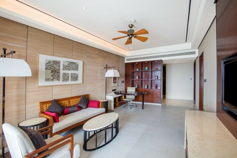 Hotel Crowne Plaza Sanya City Center