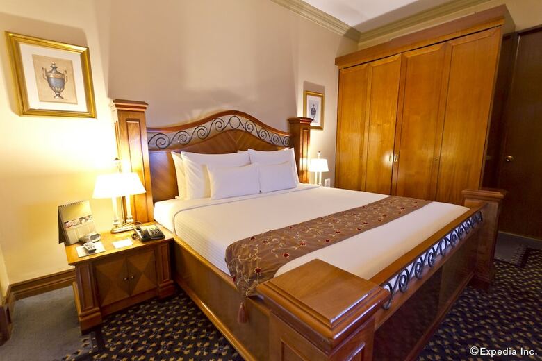 Waterfront Cebu City Hotel & Casino