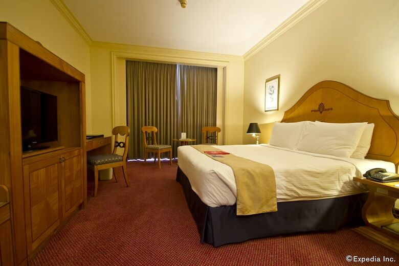 Waterfront Cebu City Hotel & Casino