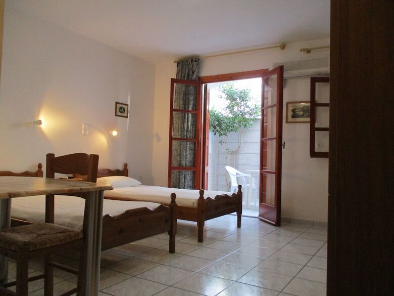 Hotel Kapetanos Rooms