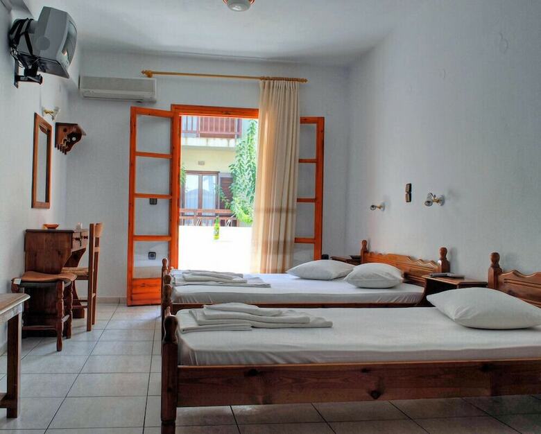 Hotel Kapetanos Rooms