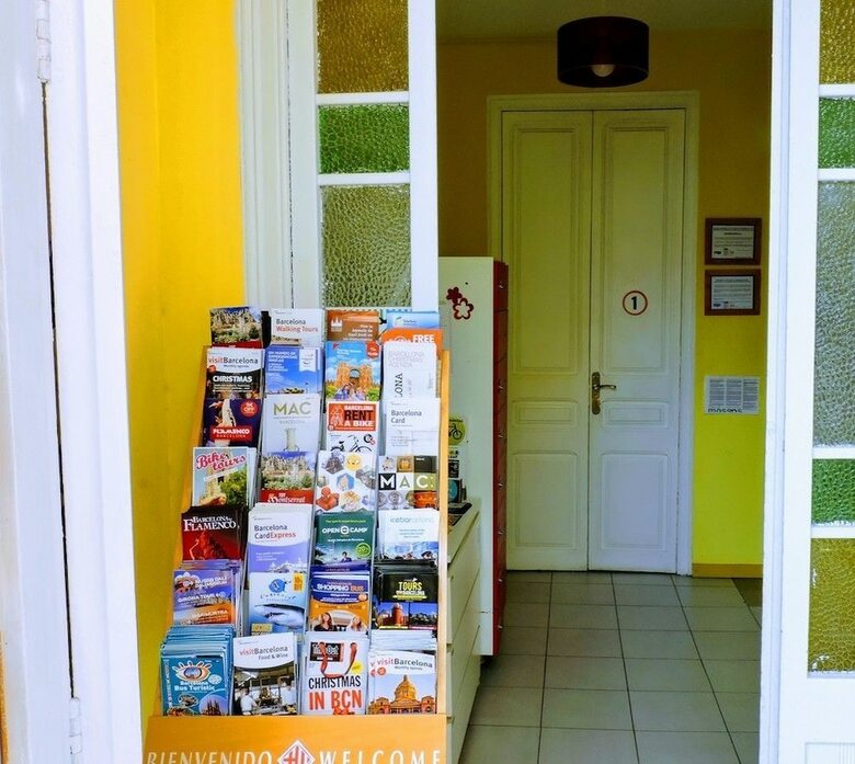 Hostal Feetup Garden House Hostel Barcelona