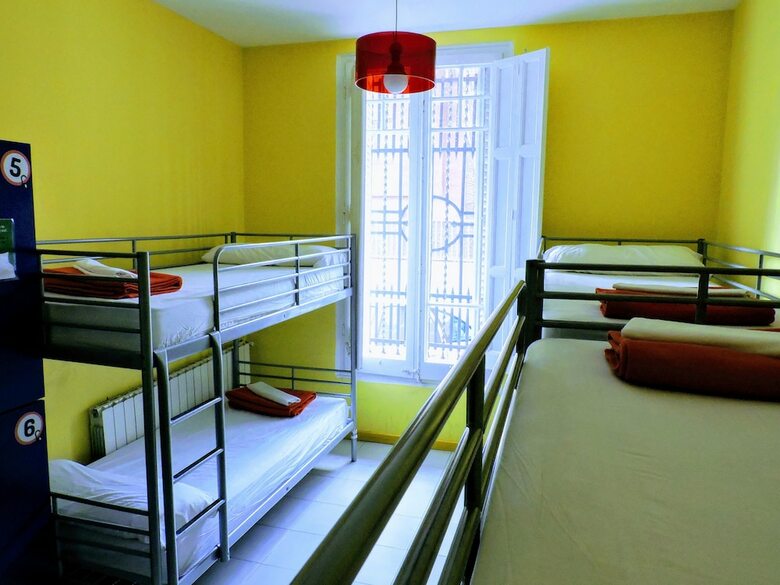 Hostal Feetup Garden House Hostel Barcelona