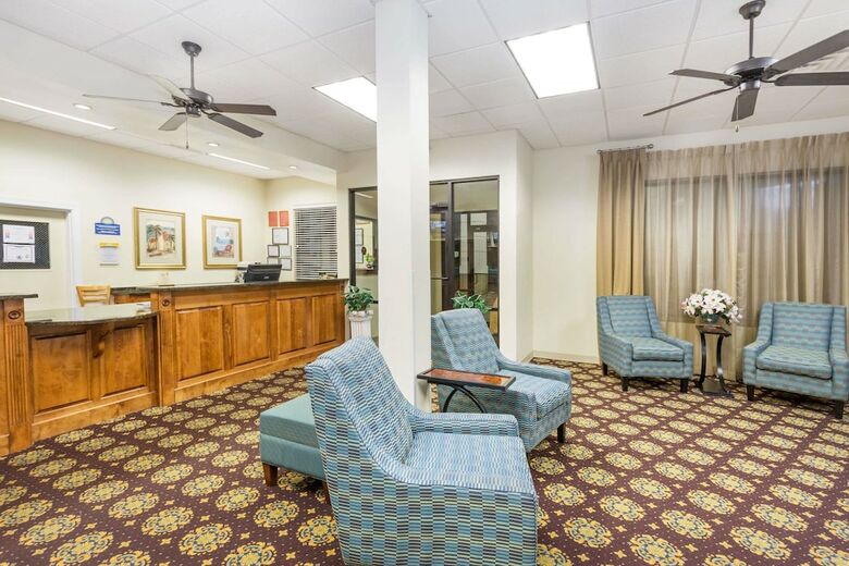 Motel Super 8 By Wyndham Valdosta Mall