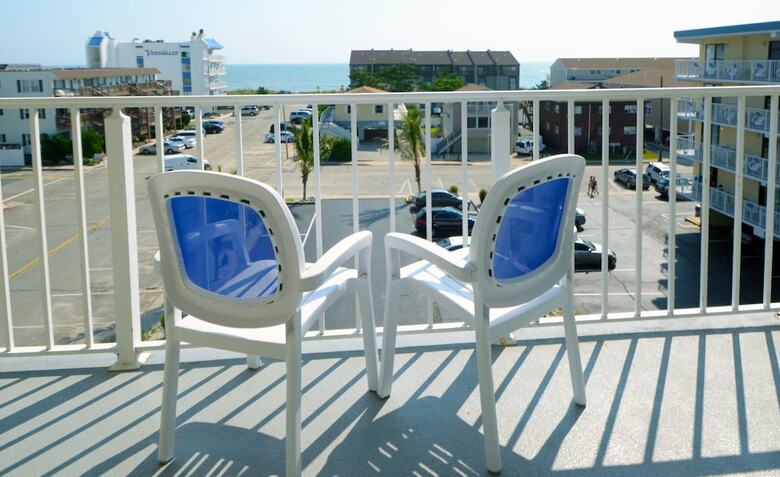 Apartamento Coastal Palms Inn & Suites