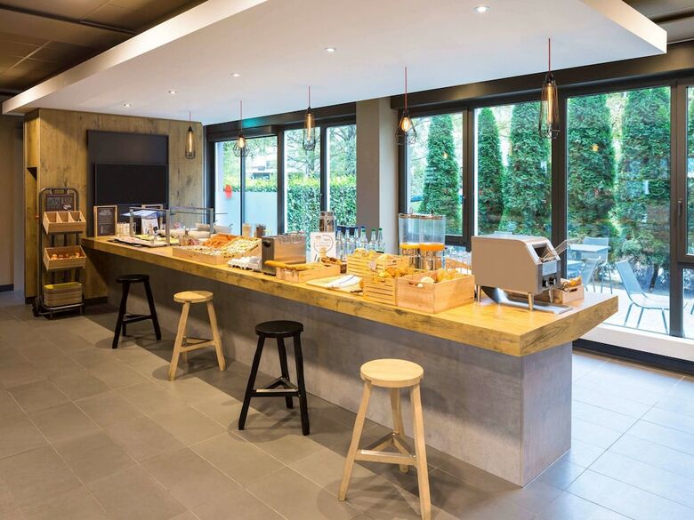 Hotel Ibis Zurich Messe-airport