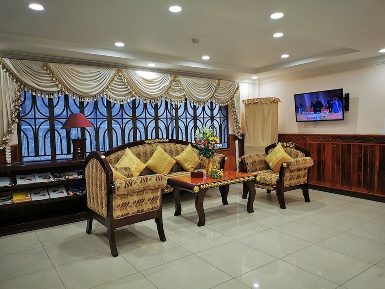 Jun Yue Hotel