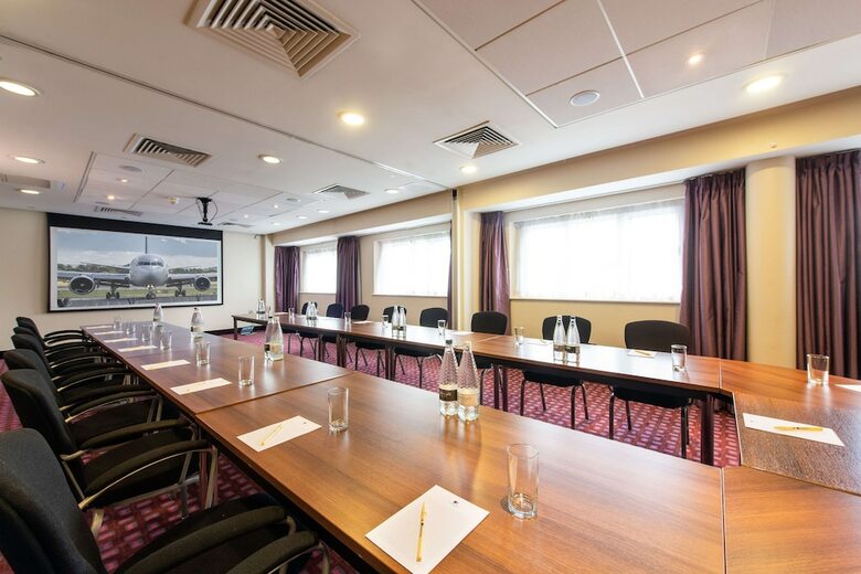 Hotel Doubletree By Hilton London Heathrow Airport
