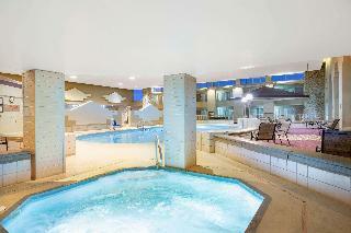 Hotel Ramada By Wyndham Midtown Grand Island