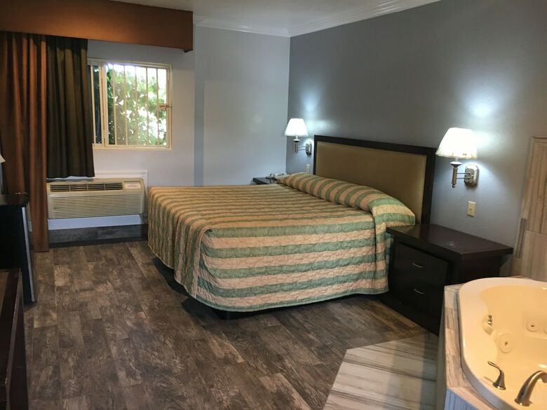 Motel Bellflower Travel Inn