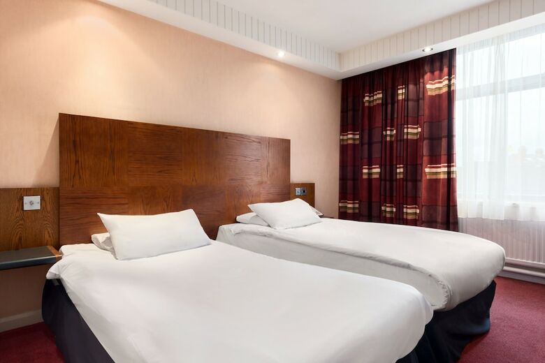 Ramada By Wyndham Loughborough Hotel