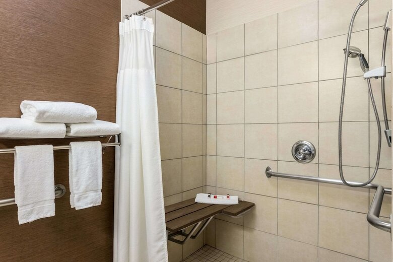 Hotel Baymont By Wyndham Tulsa