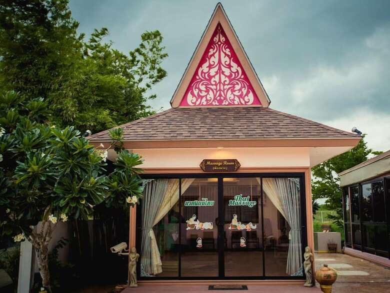 Hotel Ploykhumthong Boutique Resort