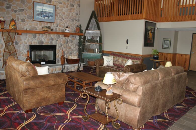 Hotel Americinn By Wyndham West Burlington
