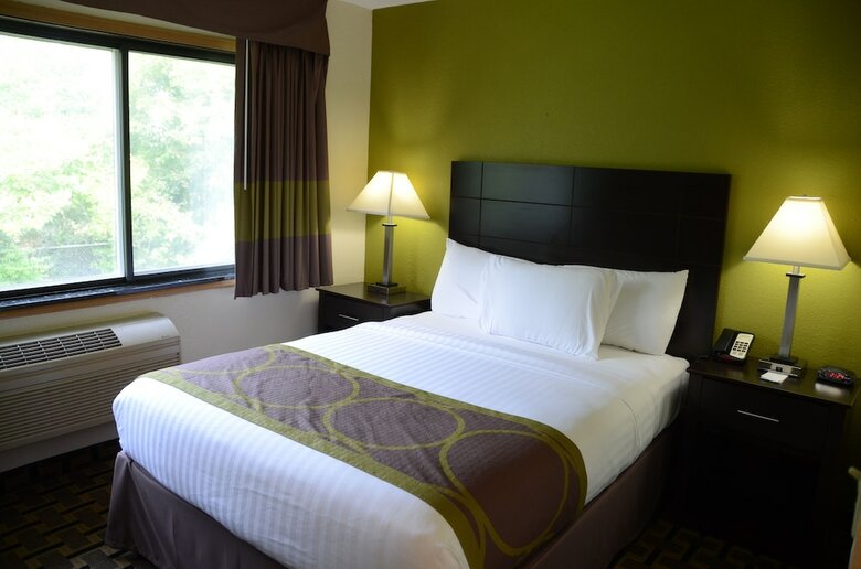 Hotel Americinn By Wyndham West Burlington