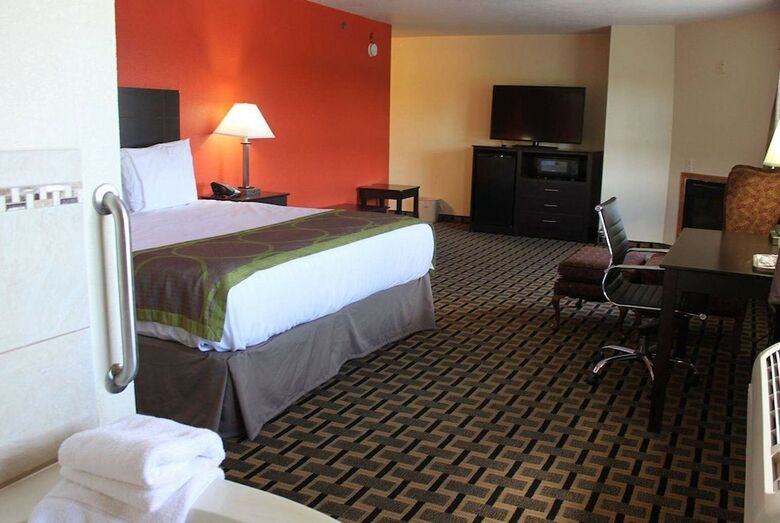 Hotel Americinn By Wyndham West Burlington