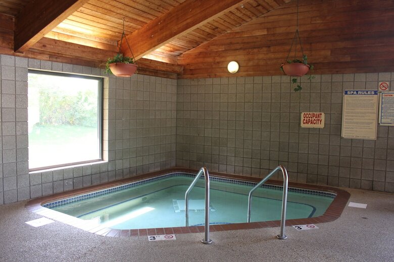 Hotel Americinn By Wyndham West Burlington