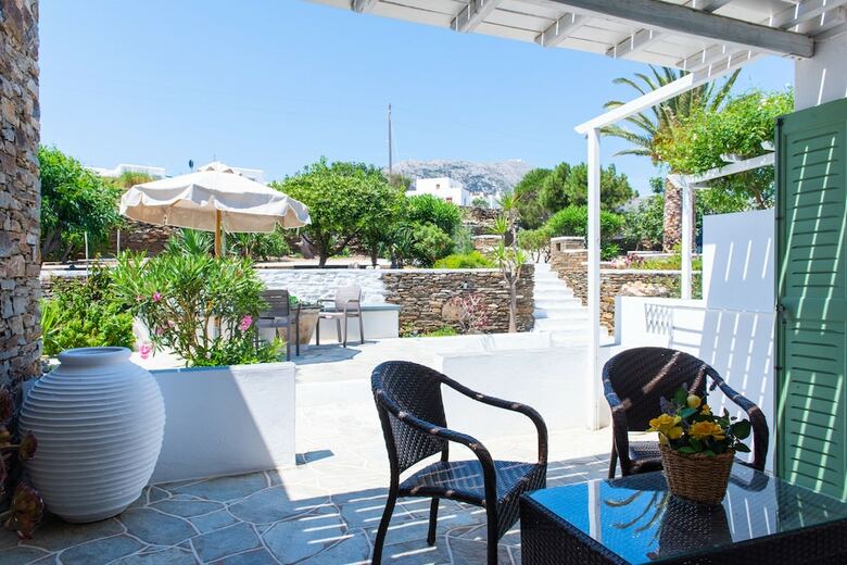 Bed & Breakfast Rooms & Apartments Archontou