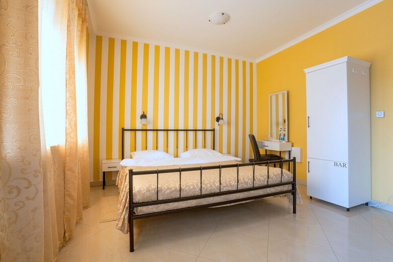 Dash Hotel
