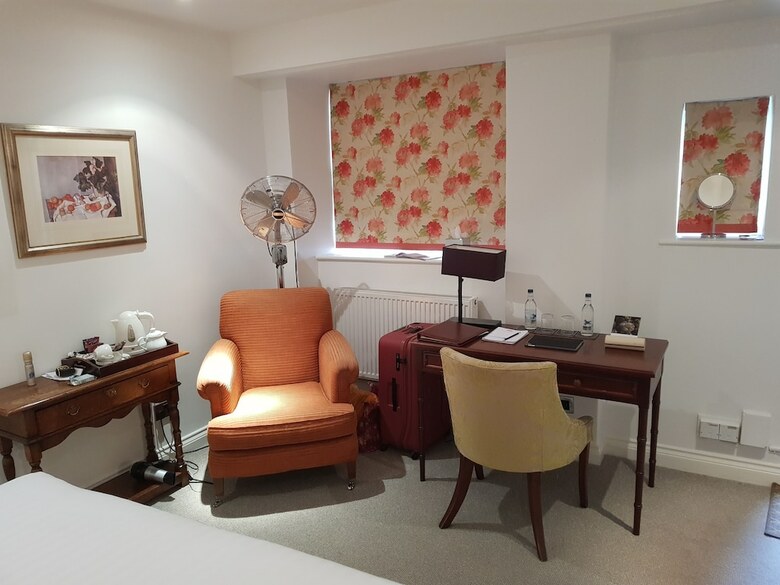 Noel Arms Hotel