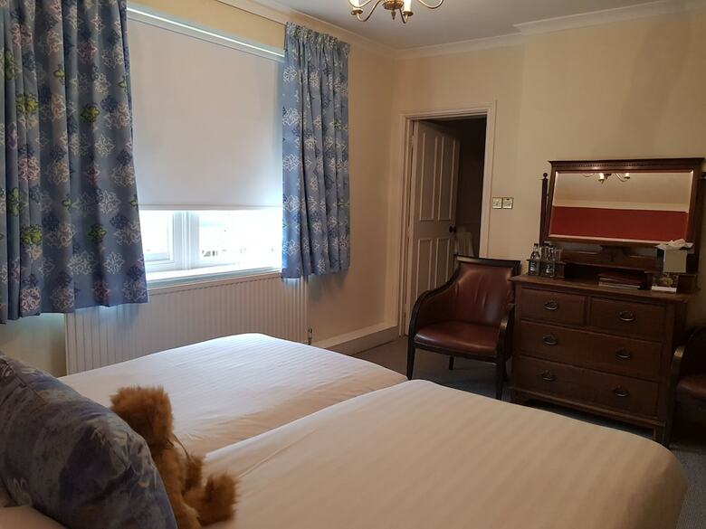 Noel Arms Hotel
