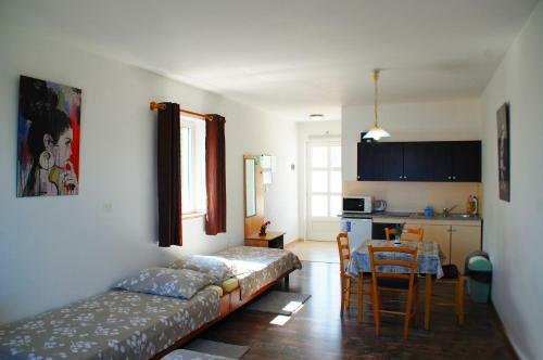 Apartments Kolmanic