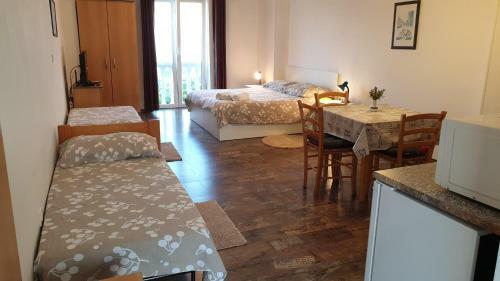 Apartments Kolmanic