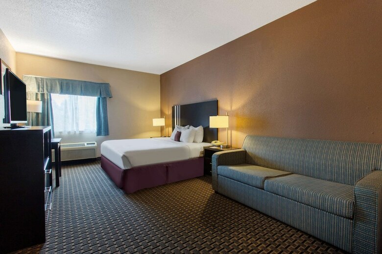 Hotel Ramada By Wyndham Glendale Heights/lombard
