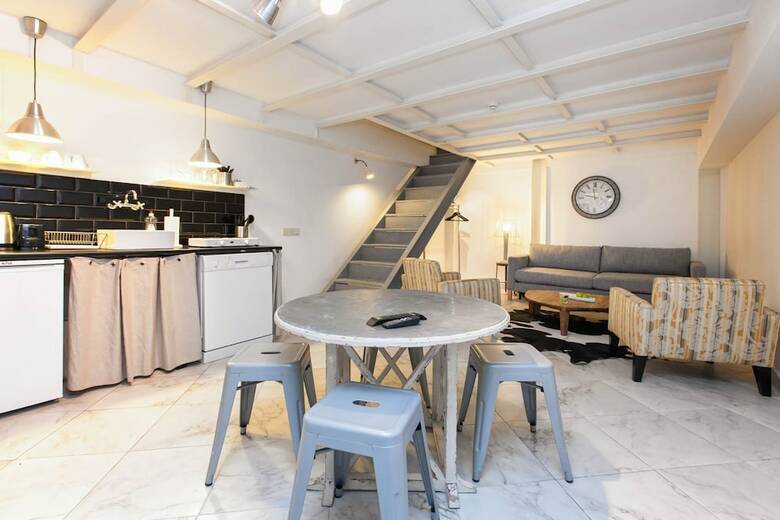 Aparthotel Chiconomy Suites