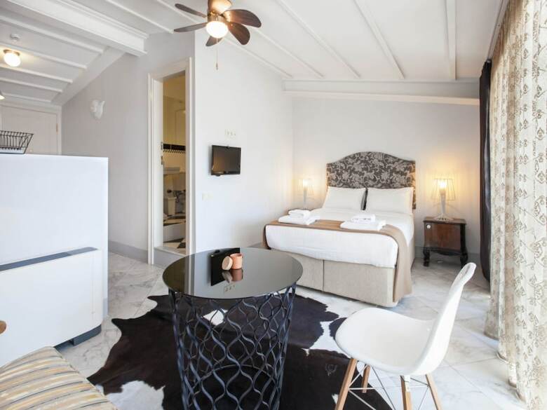 Aparthotel Chiconomy Suites