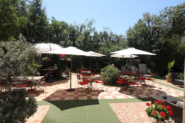 Hotel H�tel Le Pr� Catelan