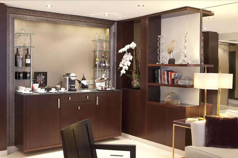 Hotel H�tel Le S�nat