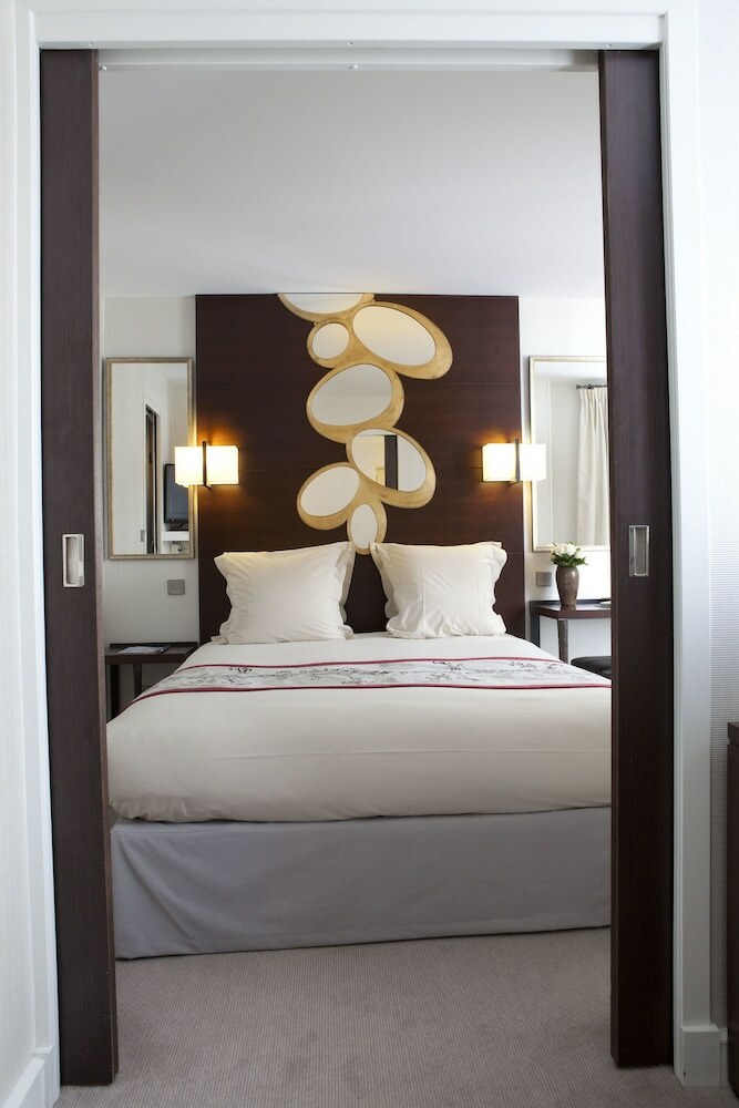 Hotel H�tel Le S�nat